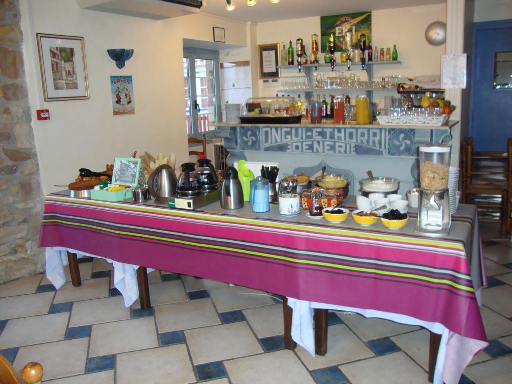 Hotel Pikassaria Sare Esterno foto
