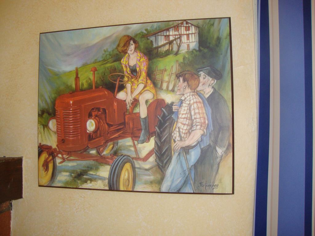 Hotel Pikassaria Sare Esterno foto